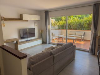 Miete Appartement in Lluís aznares 12. Apartamento con terraza privada y jardín a 5 minutos del centro