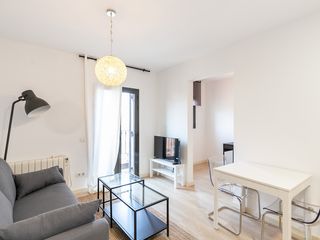 Piso en Carrer de watt 9. Piso en sants en finca rehabilitada
