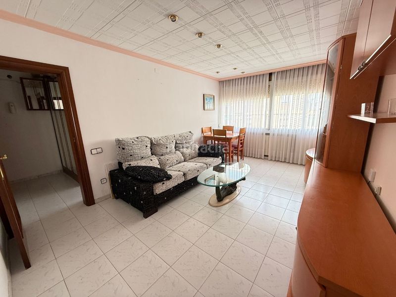 Foto f0852e95-0063-443a-bba3-a175bad9f38d. Pis a calle bambú 2 a Sant Ildefons Cornellà de Llobregat