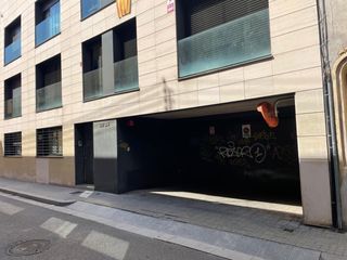 Affitto Posto auto in De les planes 24. Alquilo plaza de aparcamiento en el centro de sabadell