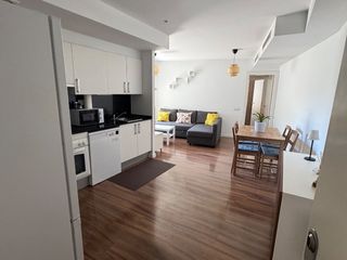 Rent Flat in Calle mata  38. Piso reformado y amueblado, con gran terraza y piscina comunitar