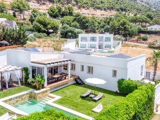 Chalet in Calle araucaria  7. Villa única en mijas, costa del sol ! dos casas en una, vistas p