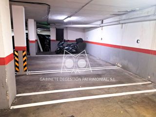 Lloguer Aparcament de moto a Carrer de montserrat 3. En alquiler pza pkg coche 30€