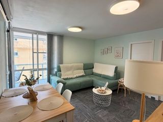 Apartamento en Calle ingeniro juan garcia  76. Apartamento de 3 dormitorios con gran terraza, piscina y parking