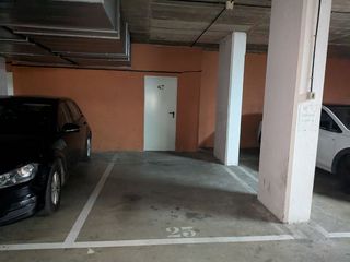 Affitto Posto auto in Valentí fargnoli 1. Se alquila parking + trastero