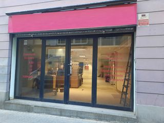 Local Comercial a Calle tenor masini  83-87. Gran local de 429 m² en venta en sants – ideal para oficinas, al