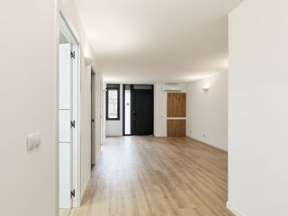 Flat in Carrer de puigcerdà 207. Oportunitat a la verneda i la pau – local reformat amb distribuc