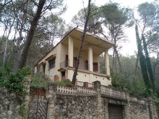 Chalet in Ds la marina-castellet 71b. Chalet único en pleno parque del foix, rodeado de bosque y natur