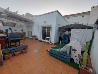 Planta baixa a Sierra de almagrera 5. Venta amplio piso tipo dúplex en los pinos