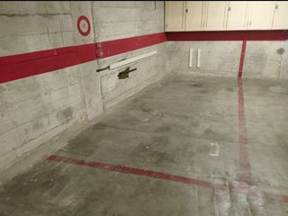 Aparcament cotxe a Vía julia  11. Parquing coche pequeño