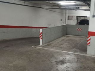 Lloguer Aparcament cotxe a Carrer mallorca 53. Amplia plaza para coche grande junto a plaza catalunya