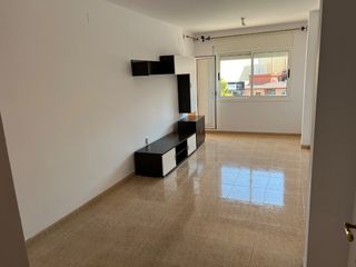 Appartement à Carrer burgos 15. Piso luminoso de 3 habitaciones con parking incluido