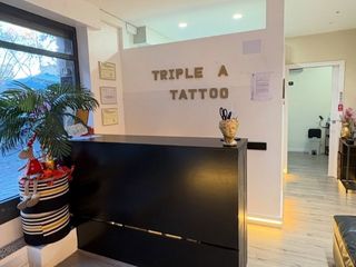 Local Comercial a C/ plaza santa eulalia  15. Traspaso estudio de para tatuajes , clínica estetica, peluquería