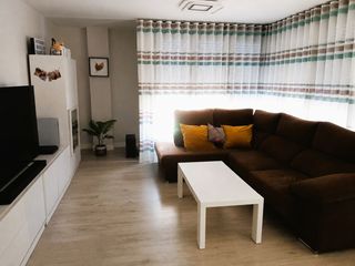 Appartement à Avenida de españa 8. ¡espectacular piso en alovera con piscina y zonas comunes!