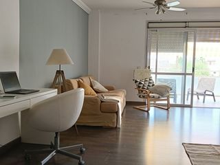 Pis a Antoni mus 9. Amplio piso exterior de 3 habitaciones con jardín y piscina para