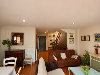 Maison jumelée à Buen aire 12. Gran casa familiar con patio, barbacoa, terraza y 5 habitaciones