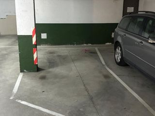 Rent Car parking in Maduixes 7. Plaça d'aparcament al centre de tona