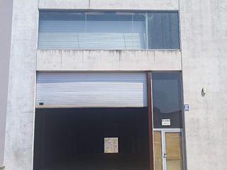 Location Bâtiment à usage industriel à Carrer dels tallers 18. Nau industrial en perfecte estat