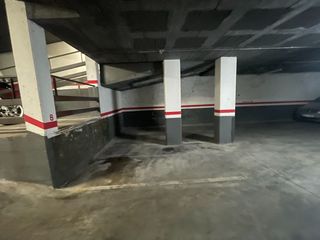 Car parking in Carrer josep pla 29. Plaza de parking para coche grande o coche y moto en el centro d