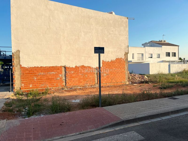 Foto a8c6f39e-beec-4040-9279-5e8b3afb328a. Terreno residencial en avinguda de la generalitat 64 parcela esquinera de 165 metros en la zona de la bega, en Silla
