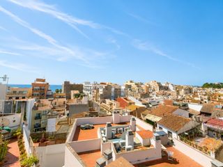 Appartement à Carrer de la font 6. Pis a 150 metres de la platja
