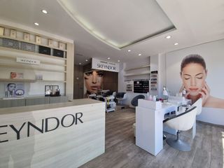 Traspàs Local Comercial a Carrer major 18. Centro de estética en traspaso en pleno centro de castelldefels