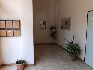 Appartement à Carrer d'hortaleza 5. Piso amplio de 4 habitaciones