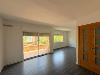 Alquiler Piso en Carrer de la rosa 10. Amplio piso de 120 m² con espectacular terraza de 65 m² en polin