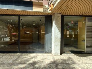 Lloguer Local Comercial a Rambla marquesa castellbell  59. Oportunidad. local premium.