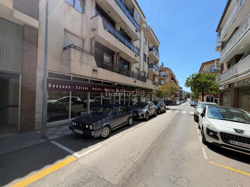 Foto d843323e-e006-4b8f-bf13-56f1a28b41de. Rent business premise in carrer arquitecte gaudí 38 in Roses