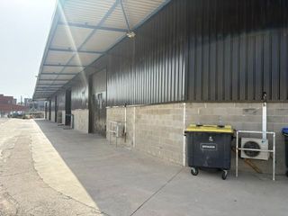 Industrial building in Carrer del treball 2. Naus industrials (conjunt de 6 naus industrials i solar)