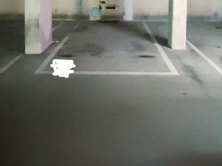 Parking coche en Carrer clara campoamor 2. Parquin 1 planta,amplio y entre columnas