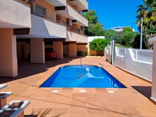 Pis a Carrer de llevant 25. Piso de 3 hab + piscina + trastero + parking... 400m playa!