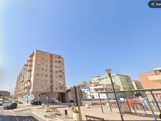 Local Comercial a Calle periana 10. Se vende local comercial en málaga