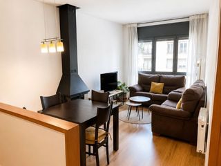 Pis a Avinguda d' alp 6. Apartamento de 2 dormitorios con chimenea en alp, listo para ent