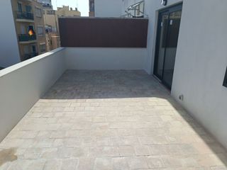 Ático en Carrer de lluís martí 87. Atico totalmente reformado con terraza