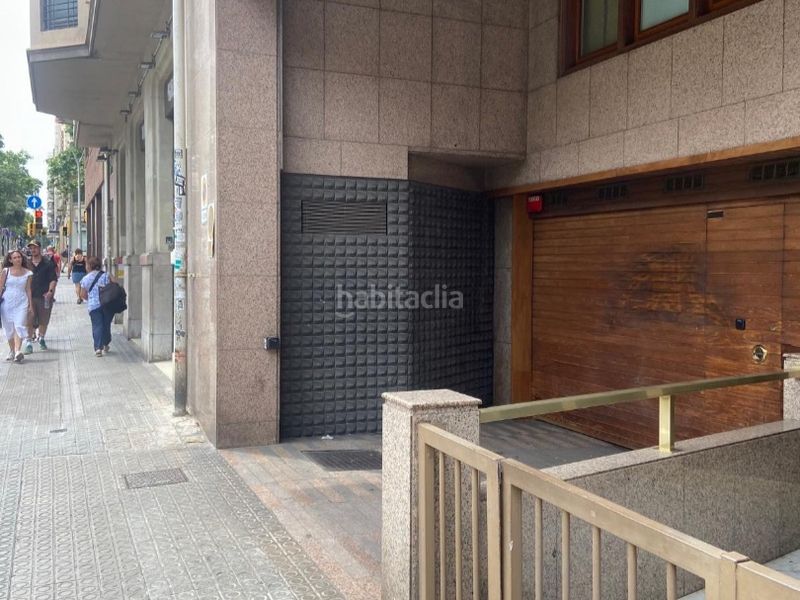 Foto ca891b95-c11e-4373-92e4-feb03d48a80f. Aparcament cotxe a diagonal 386 a Dreta de l´Eixample Barcelona