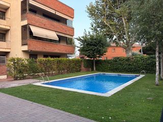 Pis a Solsona 20. Piso esquinero en sant domènec
