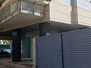 Aparcament cotxe a Calle eduard maristany 23. Plaza de garaje amplia y de fácil maniobra en sant adrià de besò