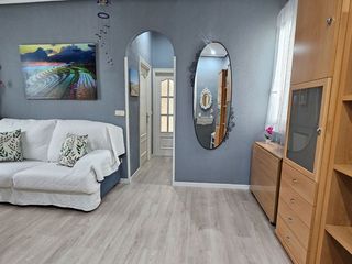 Piccolo appartamento in Calle de jerónima llorente 31. Particular vende piso amueblado para entrar a vivir
