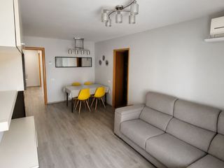 Affitto Appartamento in Amposta 93. Piso de 3 hab todo exterior con ascensor, trastero y parking con