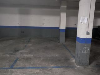 Miete Autoparkplatz in Calle caudiel 1. Plaza de aparcamiento para coche y moto