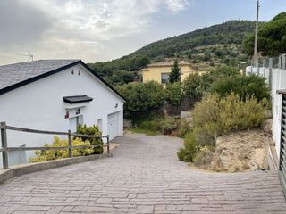 Chalet à Carrer montnegre 70. Casa unifamiliar aïllada amb orientació sud i vistes al vallès o