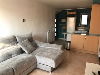 Piso en Rebato 74. Piso en venta en muy buena zona – 2 habitaciones, parking y asce