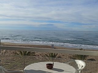 Miete Appartement in Passeig marítim sant joan de déu 202. Vista espectacular al mar en 1° linea