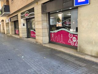 Miete Büro in Carrer del perú  28. Local comercial junto c.c.glorias apto para cualquier negocio.