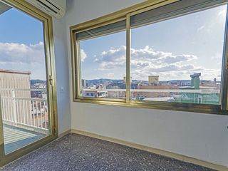 Pis a Carrer de prat de la riba 31. Piso ideal parejas con proyecto de família.