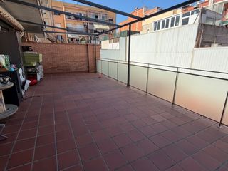 Appartamento in Mare de déu de montserrat 58. Paticular vende piso zona centro. construcción seminueva año 201