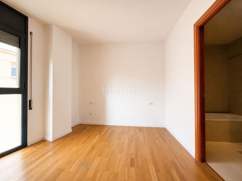 Foto fa2ba5fa-6a8e-40fe-a841-825a2ffaf855. Dúplex a pujades 42 a Creu de la Mà Figueres