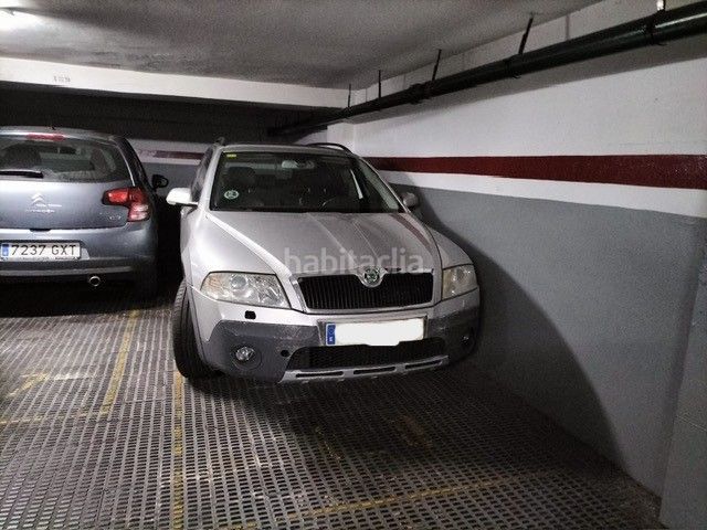 Foto eb277042-408e-4ead-919c-aabe34c4b3b2. Aparcament cotxe a rocafort 34 a Sant Antoni Barcelona